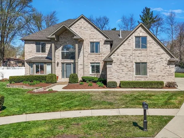 49931 Shelby Creek Dr, Shelby Township, MI 48317