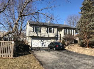 22012 W Sarah Dr, Lake Villa, IL 60046