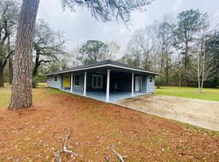 114 W Sycamore Rd, Picayune, MS 39466