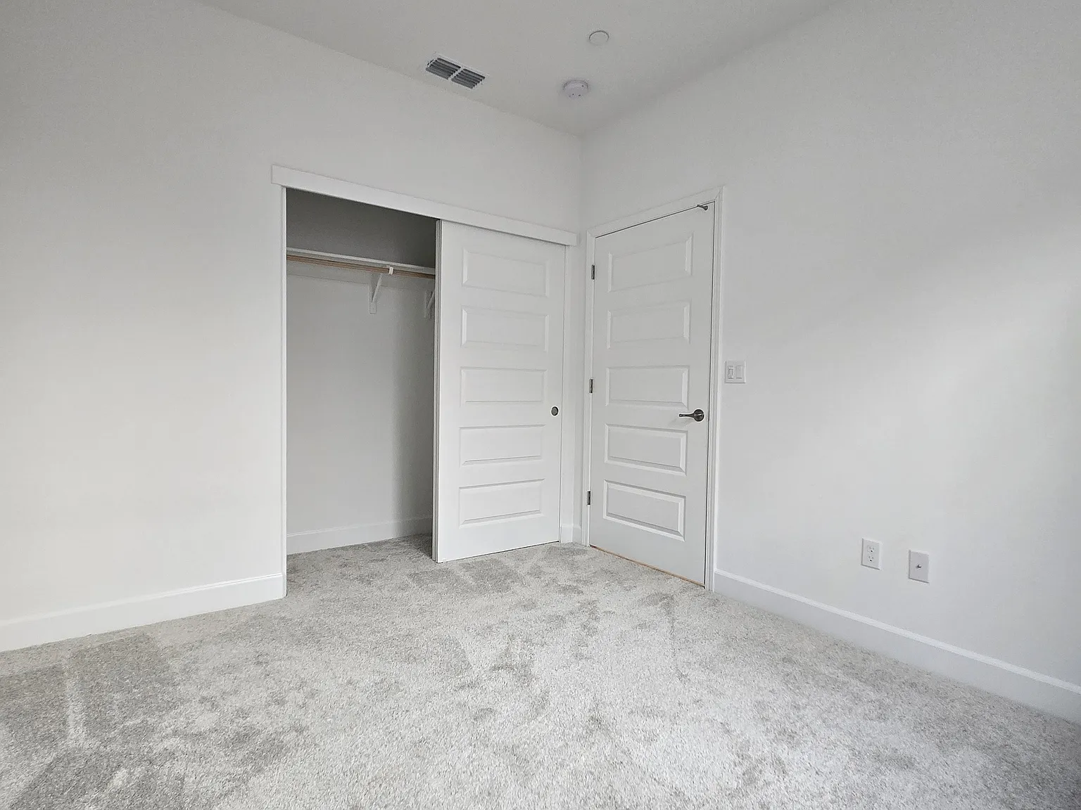 1 bed, 400 sqft, $1,600 — Photo 4