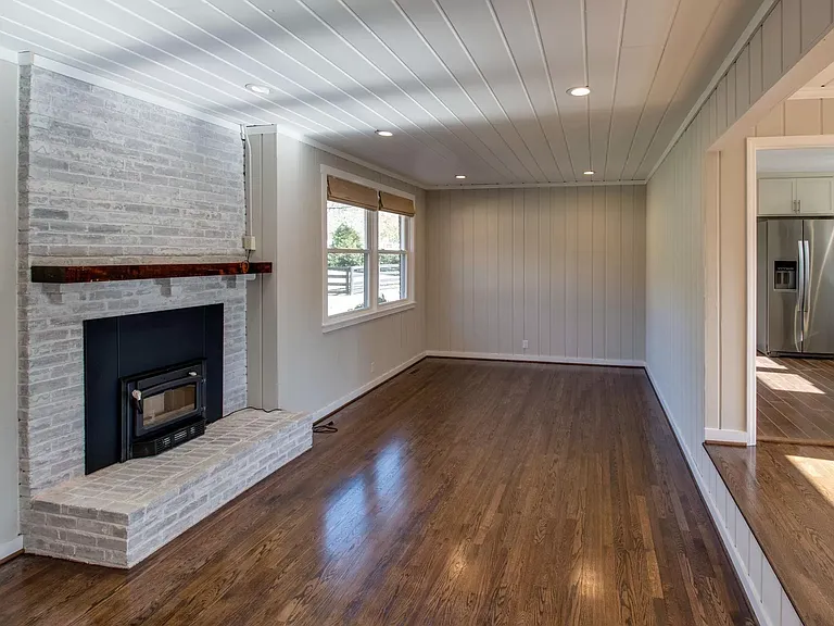 6398 Temple Rd — Photo 4