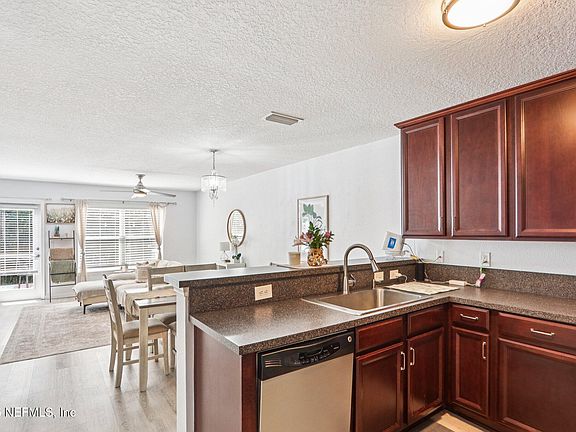 5th image of 832 BLACK CHERRY Drive S