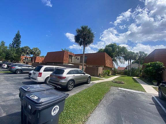3rd image of 8244 S Coral Cir