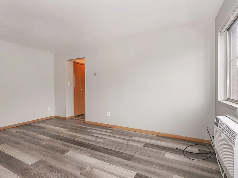 4224 W 20th St — Photo 10