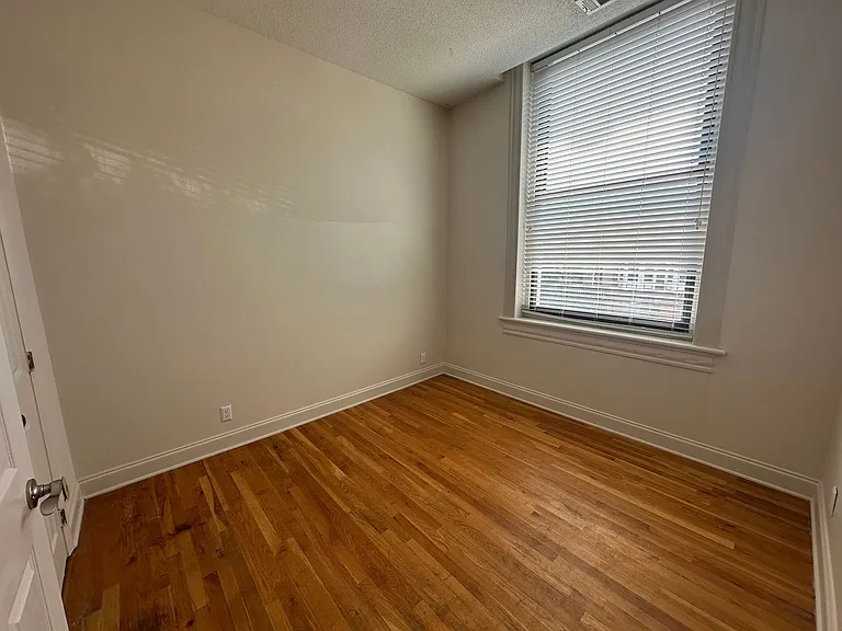 587 Cherry St #4 — Photo 9