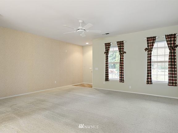 5th image of 481 Tam O Shanter Dr