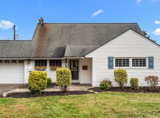 14 High Rd, Levittown, PA 19056