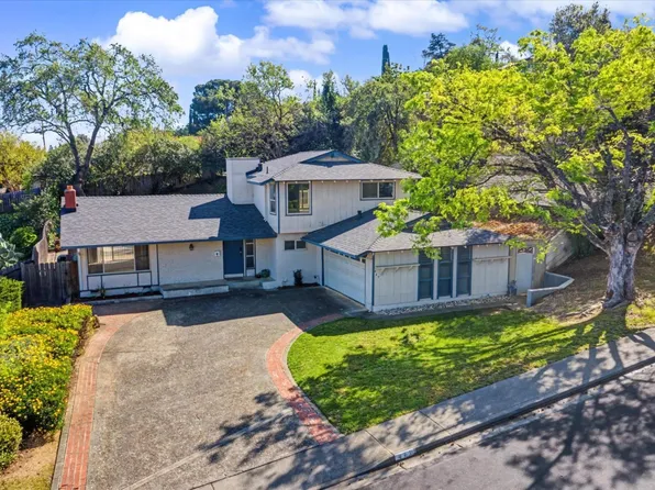 460 Oak View Dr, Vacaville, CA 95688