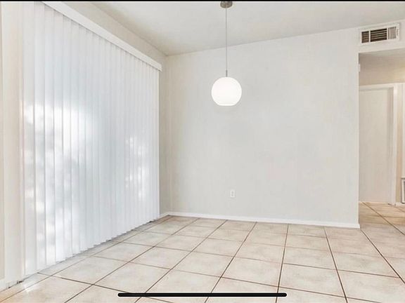 5th image of 2409 Ventura Dr #D