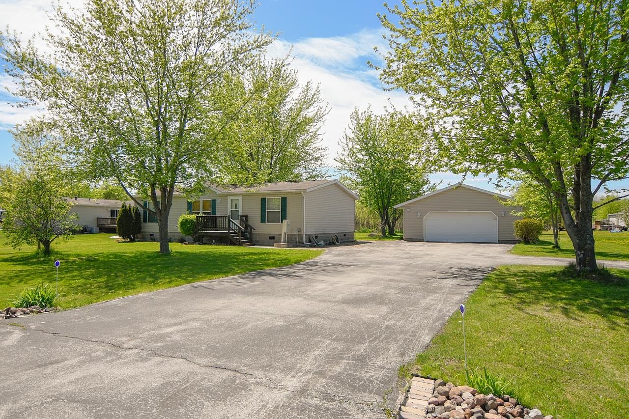 1267 Jameson Way, Little Suamico, WI 54141 Zillow