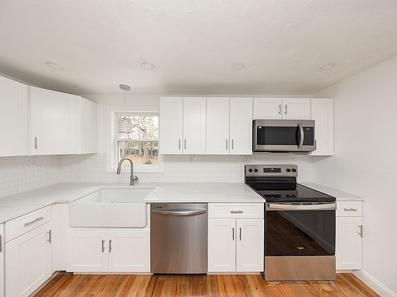 5th image of 155 Southbridge Rd