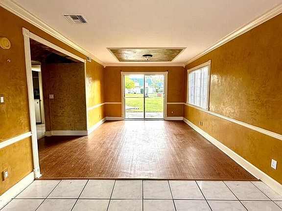 5th image of 5826 Whiting Ct