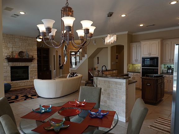 Nook, Kitchen and Living