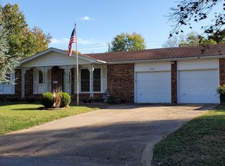 1326 E Greenwood St, Springfield, MO 65804