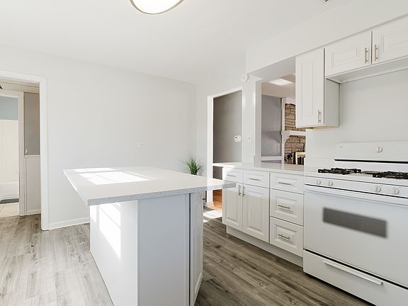 4th image of 13322 S Avenue O