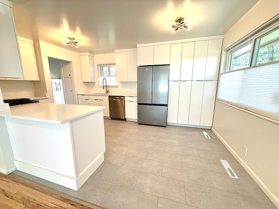 1st image of 2119 E Sherman Ave #B