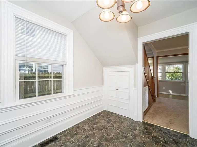 847 Marvin Ave — Photo 7