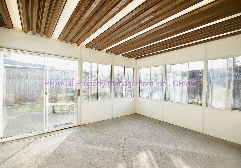 1407 Donna St — Photo 15