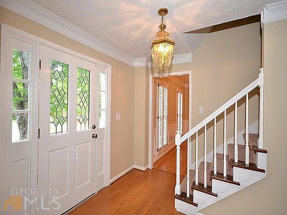 4th image of 1466 Watsons Pl