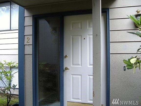 2nd image of 112 19th Ave SE Unit 2