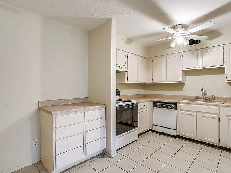 127 Allencrest Dr — Photo 11