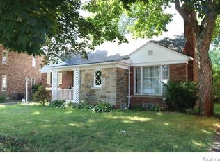 15550 Camden Ave, Eastpointe, MI 48021