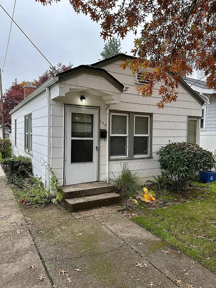 719 Cottage St NE — Photo 3