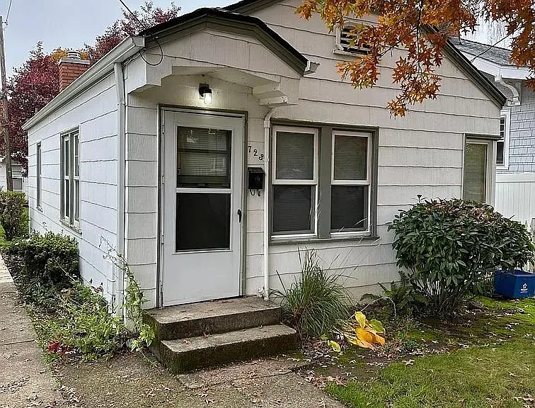 719 Cottage St NE — Photo 3