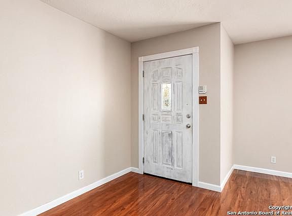 5th image of 9439 Celine Dr