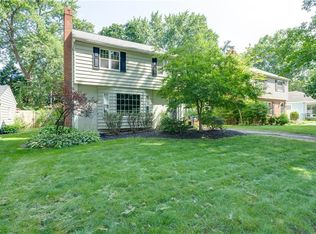 323 Sundale Rd, Akron, OH 44313