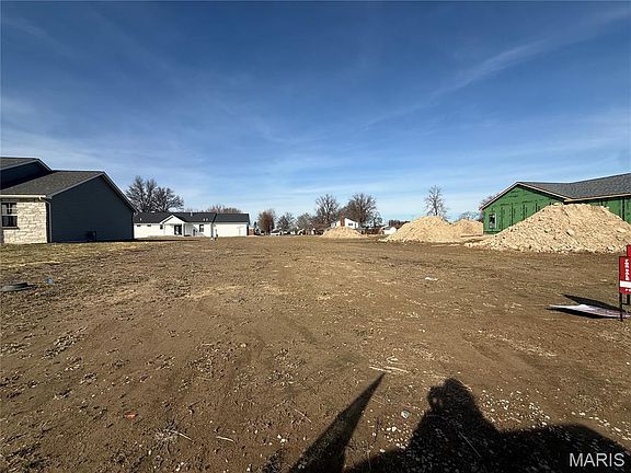 3rd image of 409 Cobblestone Ln