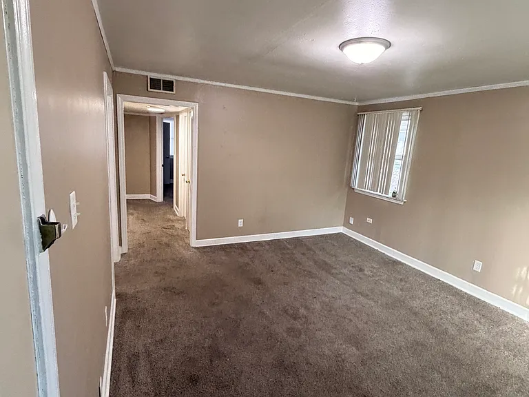 3757 Henry Ave — Photo 3
