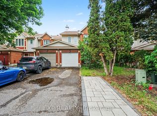 11 Longshire Cir, Ottawa, ON K2J4K7