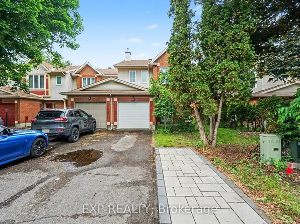 11 Longshire Cir, Ottawa, ON K2J 4K7