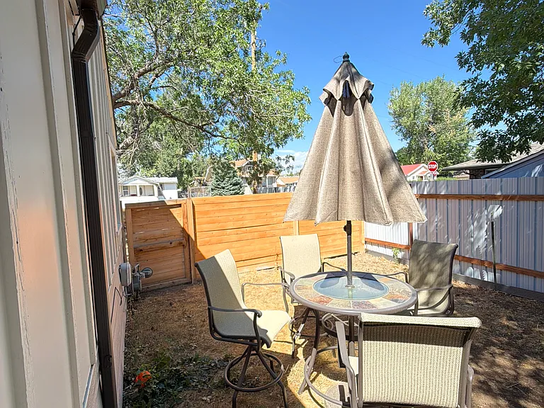 514 S Lowell Blvd — Photo 23