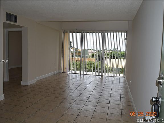 3rd image of 210 Fontainebleau Blvd APT 509