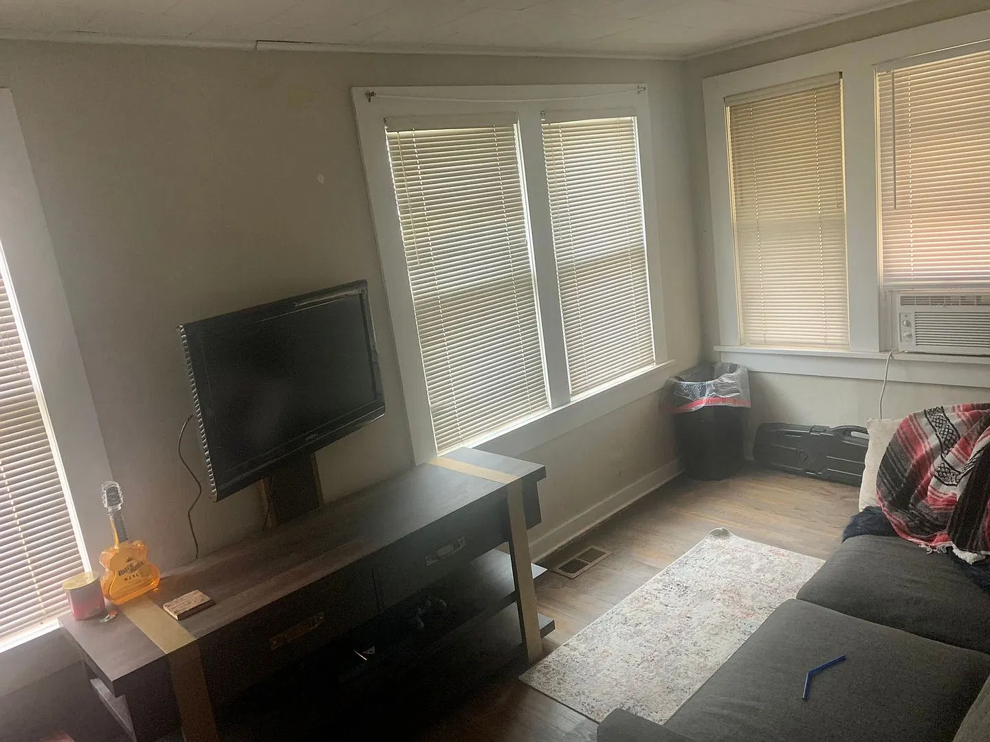 72.9 - 419 S. Duncan — Photo 4