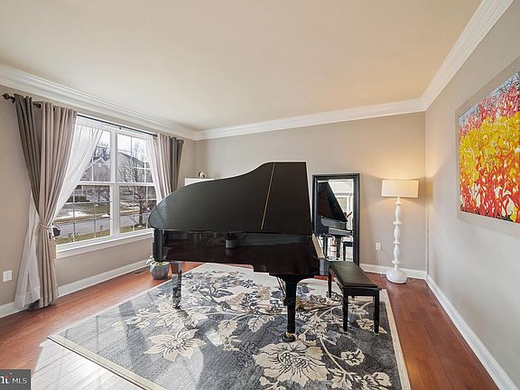 5th image of 4150 Crescent Dr