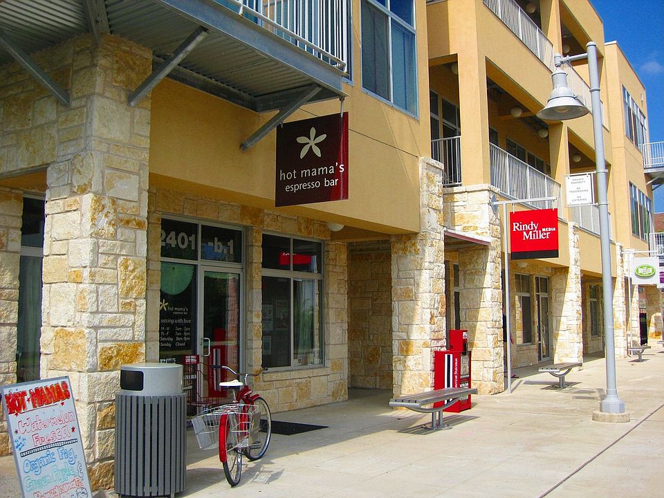 Tons of retail, Hot Mamma's right next door..