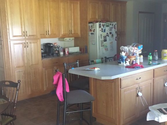 4th image of 2766 190th St