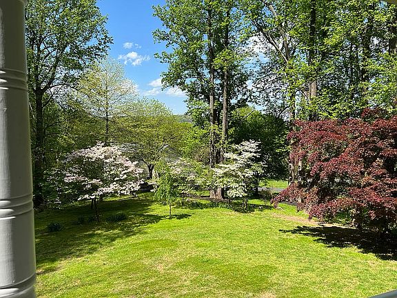 4th image of 6422 White Oak Ln