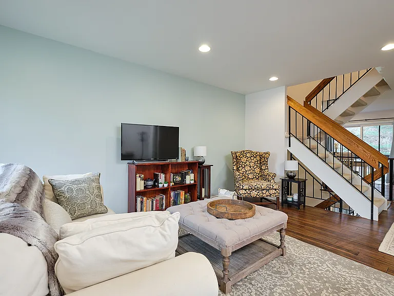 2214 Cartwright Pl — Photo 3