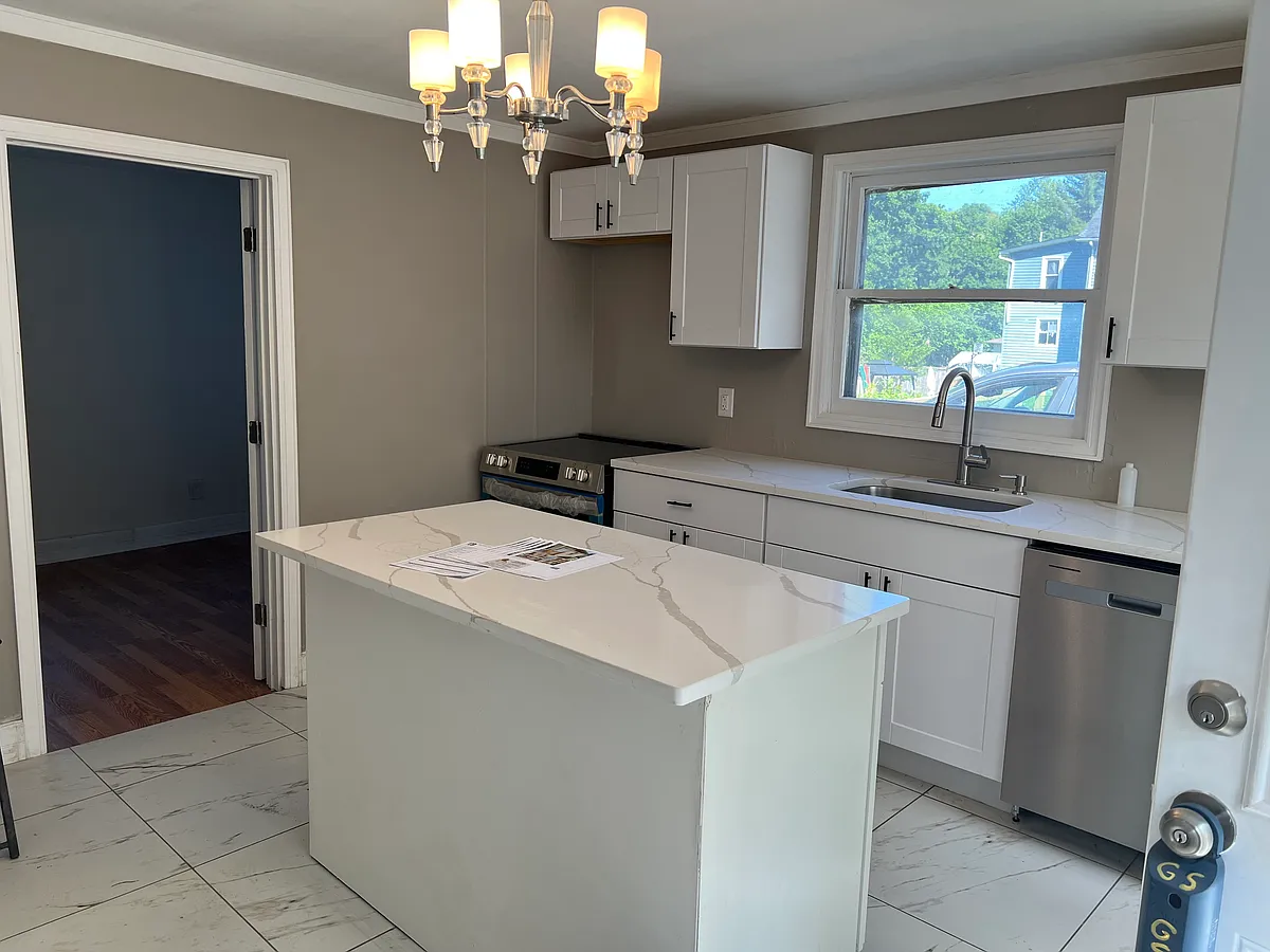 Building Photo - 68 Route 31