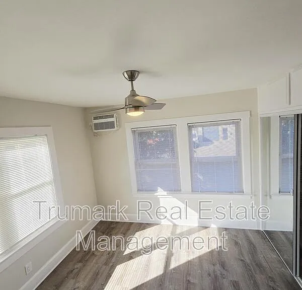 433 W Garfield Ave — Photo 17