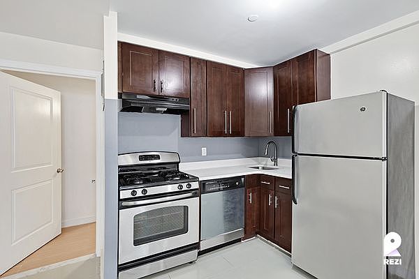 1st image of 415 Gates Ave APT 1F