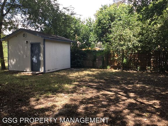 3rd image of 723 Brunswick Blvd