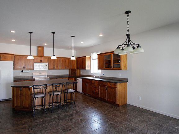 3rd image of 1047 Liberty Dr