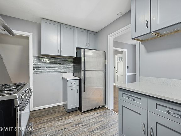 4th image of 8302 Lawndale Ave