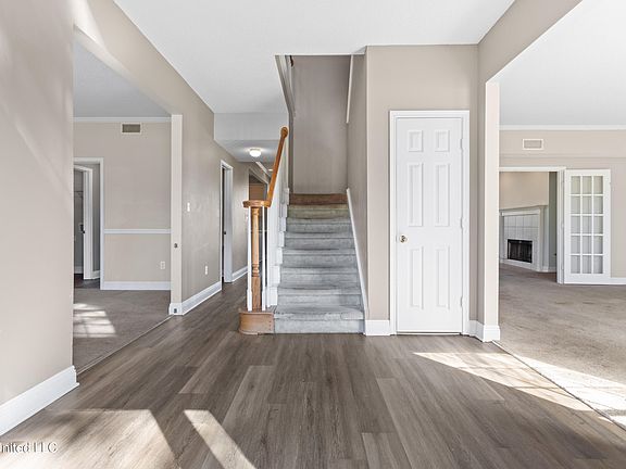 5th image of 2311 Shelby Ln