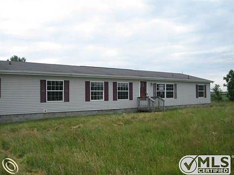 8867 parker rd yale 006.jpg